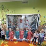 Przedszkolaki z oddziału Żuczki podczas bożonarodzeniowego wystepu