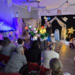 Rodzice-obserwuja-tance-dzieci