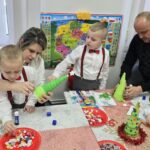 Rodzice-tworza-choineczki