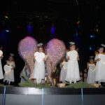 Taniec aniołków z serduszkami