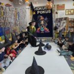 Wyścigi slalomem z miotłą