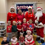 Zdjęcie grupowe Mrówek z Mikołajem