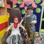 Dzieci-przebrane-za-babcie-i-dziadka