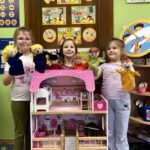 Teatrzyk z pacynkami emotek