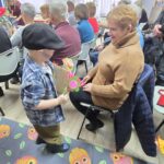 Wnuczek-wrecz-prezent-babci