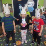 Zabawy-ruchowe-z-kroliczkiem