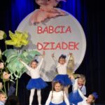 Dzieci tańczą hip-hop