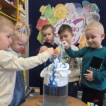 Dzieci-zakrapiaja-biala-pianke