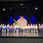 Motylki Śpiewają piosenkę na zakończenie występu