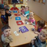 Podczas wykonywania pracy plastycznej