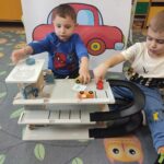 Pojazdy poruszaja się