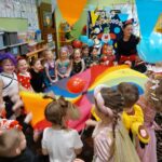 Zabawa z chustą animacyjnąJPG