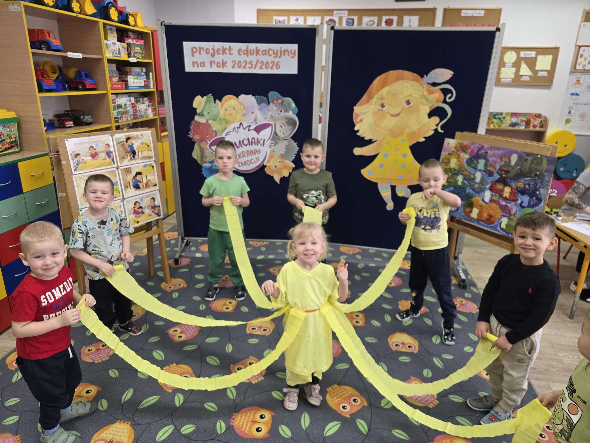 zabawa-zrecznosciowa-kto-szybciej-zwinie-sukienke-Smieszki