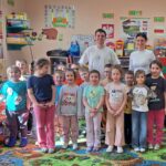 dzieci uczestniczą w rekolekcjach