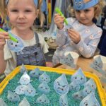 Dzieci-poznaja-kropelkowe-emocje