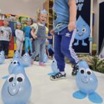 Zabawa-ruchowa-taniec-miedzy-kroplami