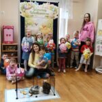 Zdjecie-grupowej-z-zajaczkami