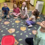 Sensoryczna lekcja walentynkowa w grupie tulipanków