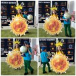 Dzieci inscenizują jak Ziemia krąży wokół Słońca