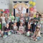 Dzieci z koszyczkami