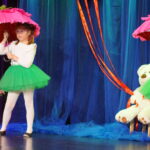 Taniec z parasolkami