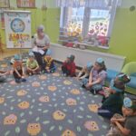 dzieci-sluchaja-opowiadania