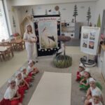 Dzieci podczas zajęć Dnia Bociana Białego