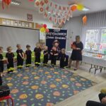 Dzieci-recytuja-wiersze