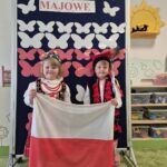 Dzieci-w-stroju-krakowiaka