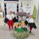 Zdjęcie żaby z bocianami