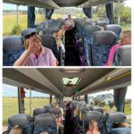 dzieci siedzą w autobusie