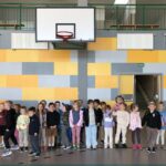 Motylki na hali sportowej