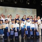 Rodzice i dzieci z oddziału Biedronek