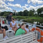 Rodzice-sie-relaksuja-na-statku