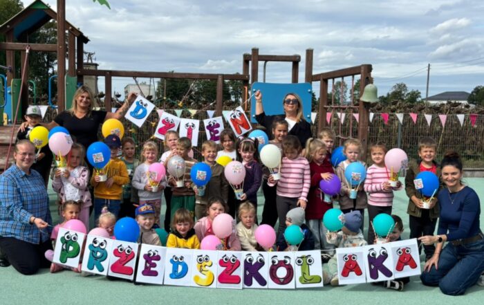 Oddzial-rzeczyca-z-balonikami-z-okazji-Dnia-Przedszkolaka