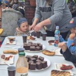 Pani-Kasia-kroi-kielbaske
