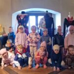 Mrówki podczas oglądania wystawy